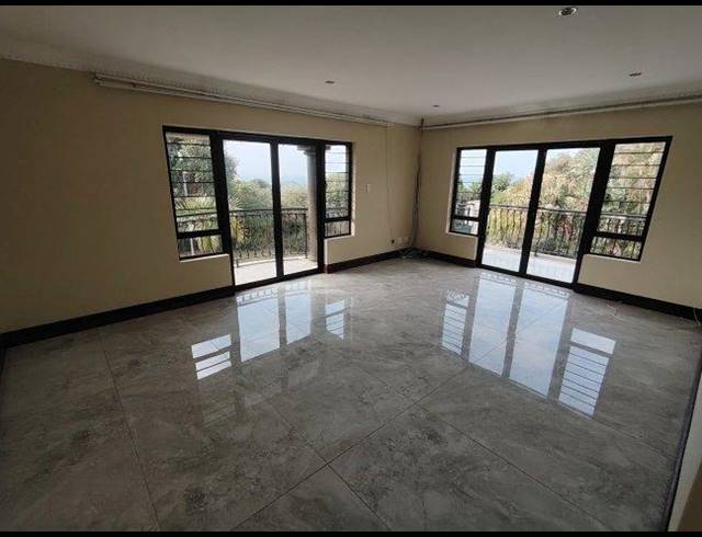 6 BEDROOM HOUSE FOR SALE IN UMHLANGA CENTRAL